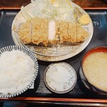 とんかつ・トンテキ たつまきや - ロースカツ定食(1500円)