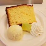 ケッズクラブ - セットでサラダかケーキが付きますが、もちろんケーキを選びます