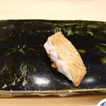 鮨 こう介 - のどぐろ（昆布じめ）脂がしっかり乗り、食べごたえ充分だ