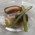 サンス・エ・サヴール - 一皿目の前菜：マグロ