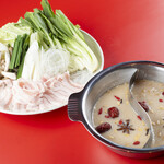 焼小籠包 火鍋 飲飲酒場 - 白湯火鍋