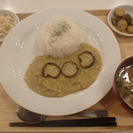 トーコーキッチン - グリーンカレー　副菜二品、豚汁