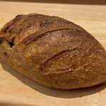 ブランジェリー ラ・フォンティヌ・ドゥ・ルルド - デーツのパン