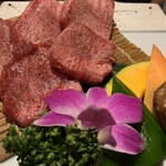 米沢牛炭火焼肉 上杉 - 