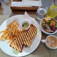 Lounge & Dining G - 