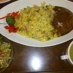 姉妹 - ハンバーグピラフ