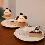 カフェ ミレニアム - 塩キャラメルミルクのパンナコッタ、ホワイトチョコとラズベリーのバスクチーズケーキ
