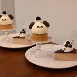 カフェ ミレニアム - 塩キャラメルミルクのパンナコッタ、ホワイトチョコとラズベリーのバスクチーズケーキ