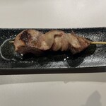 串焼き鈿 - 1本目　レバーのごま油　これが1番！
