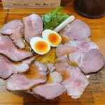 極汁美麺 umami - チャーシューの花が咲いた