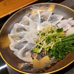 一一 - ヒラメの薄作り　減っていくのが悲しくなる位美味しい