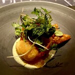 O2 - 揚げ海老ワンタン バイマックルのソース