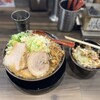 王道家直系 家系ラーメン がく