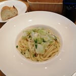 アクアトレンタノーヴェ - キャベツとアンチョビのオイルソース♪