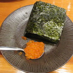 魚虎 - いくらオムスビ 680円