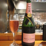 魚虎 - モエ・エ・シャンドン(ロゼ) 11000円(税込)