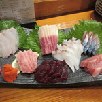 魚虎 - メニューにはないですが、常連の方がほとんど注文する刺盛り