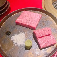 和牛とタン 焼肉 とみ 新橋本店 - 