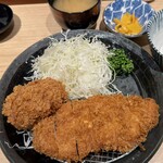 とんかつ 神楽坂 さくら - ロースかつ定食＋メンチ　　iPhone15 Pro メインカメラ