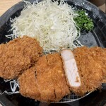 とんかつ 神楽坂 さくら - ロースかつ定食＋メンチ　　iPhone15 Pro メインカメラ