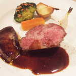 サンク・オ・ピエ - サンク・オ・ピエ13周年記念コース(12000円)のスペイン王室御用達“セニョリオ・モンタネーラ社”のイベリコ豚ベジョータの背肉のロースト マデラ酒風味のソース、フォアグラのソテーを添えて