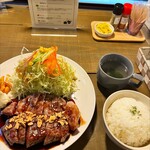 トントン - トンテキ　2050円税込