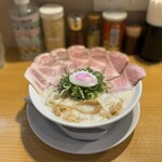鶏そば 啜る 丸の内本店 - 