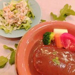 ランチ　煮込みハンバーグ　身体に優しいサラダ付
