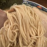奈つやの中華そば - 麺は菅野製麺所の細麺でぱっつんタイプです。
