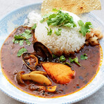 Spice Bar SUZU - 期間限定サーモンと木の子のカレー（現在の限定カレーについてはお問い合わせください）