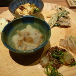 旬菜食健 ひな野 - なめこ&麻婆豆腐玉葱炒め