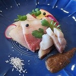 徳山鮓 - 猪ロース、塩とバーニャカウダソース