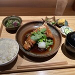 はちマル食堂 - 