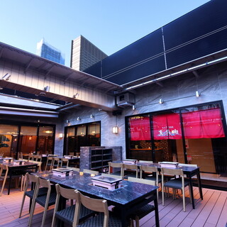 土日はお昼も営業中！！昼飲みBBQも楽しめます！