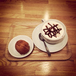 メルクカフェ - アメリカンドーナツとチョコレートラテ