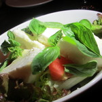 水牛モッツァレラのカプレーゼ　