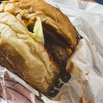 ポンポン キッチン&カフェ - PonPonベーコンチーズバーガー