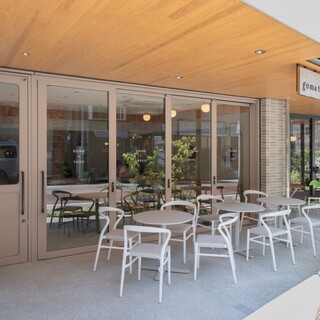 テラス席はワンちゃん猫ちゃんと一緒にご利用いただけます。