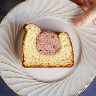 LEBOOZYのソーセージを使った「ソーセージブリオッシュ」