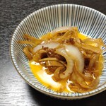鯛屋旅館 - 2巡目の牛蒡と玉ねぎ。肉の旨味が乗り移ってて絶品。