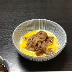 鯛屋旅館 - 砂糖と醤油で焼き上げます。1巡目のロースちゃん。