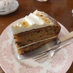 タイニー トリア アフタヌーンティー＆カフェ - キャロットケーキ