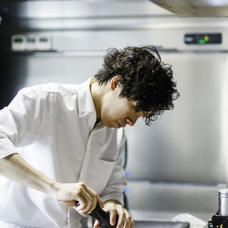 シェフの技術とこだわりが光る、絶品とんかつをお届け