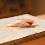 東麻布 天本 - 西伊豆の天然シマアジ