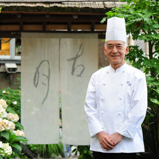 薬膳の権威ある資格「栄養薬膳大師」を持つ、山中料理長
