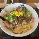 東龍軒 - 料理写真:ちゃんぽん880円