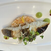 R restaurant & bar - 