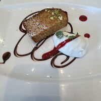 R restaurant & bar - 