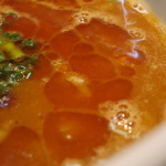 Nobu - つけスープの上に浮かぶ海老油。
                      
                      
                      