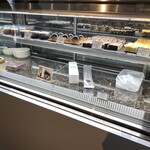 ジャラク コーヒー&カカオ - デザートのショーケース( ´∀｀)